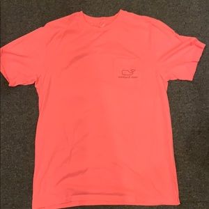 Pink vineyard vines t shirt